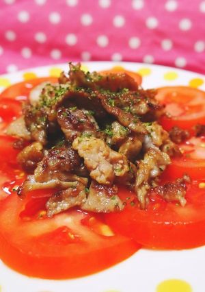 超簡単♪冷しトマトと豚肉のカリカリサラダ-レシピのメイン写真