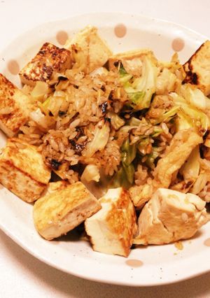 大満足！お豆腐とキャベツの焼き飯-レシピのメイン写真
