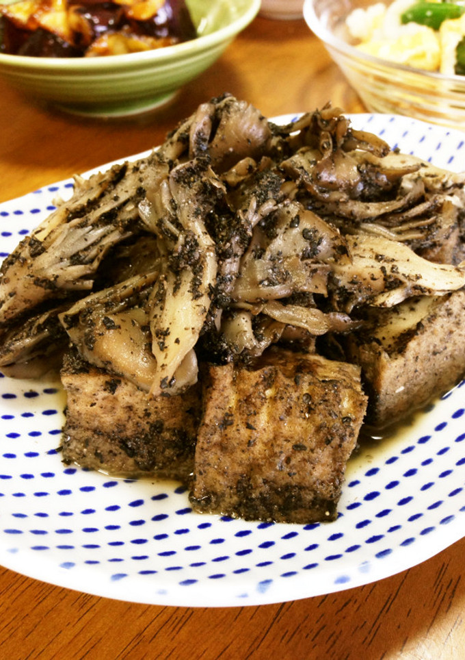 舞茸と豆腐の真っ黒煮-レシピのメイン写真