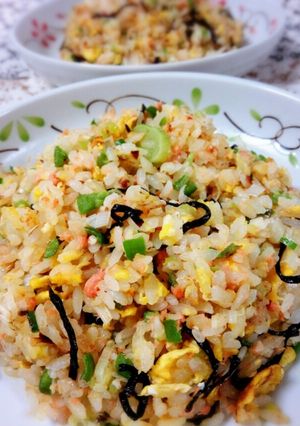 鮭フレークと塩昆布のチャーハン-レシピのメイン写真
