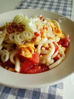 簡単ランチ♪揚げ玉とトマトのサラダうどん-レシピのメイン写真