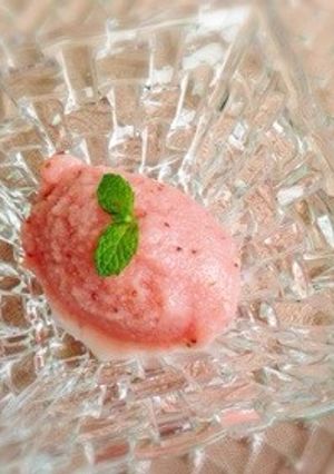 混ぜて凍らせるだけ!甘酒いちごソルベ♡-レシピのメイン写真
