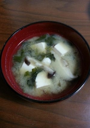 あざみと椎茸の味噌汁-レシピのメイン写真