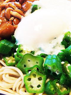 冷凍うどんde温卵ネバネバランチ-レシピのメイン写真