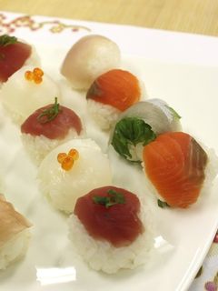 ラップで簡単かわいい♪手まり寿司-レシピのメイン写真