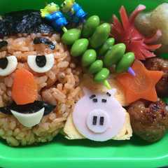 รูปของ 簡単キャラ弁★ポテトヘッド＆ハム