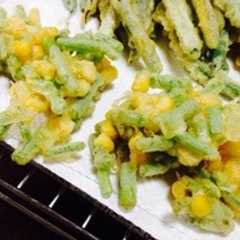 รูปของ ニラとトウモロコシのかき揚げ