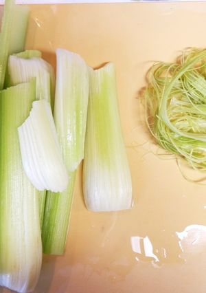 包丁不要！セロリの筋とり（下処理）-レシピのメイン写真