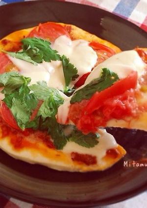 三つ葉とコンビーフのピザマルゲリータ-レシピのメイン写真