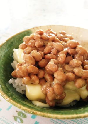 至福の昼ご飯♪ナンプラーチーズ納豆-レシピのメイン写真