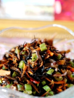 味付はいかなごのくぎ煮で簡単ひじきの煮物-レシピのメイン写真
