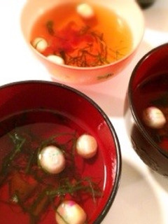 夏はさっぱり梅干しと大葉のお吸いもの-レシピのメイン写真