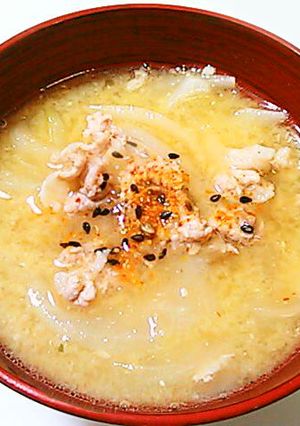 父が愛した我が家の豚汁は豚肉と玉ねぎだけ-レシピのメイン写真