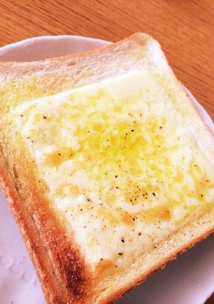 朝ごはんに!簡単オリーブオイルトースト-レシピのメイン写真