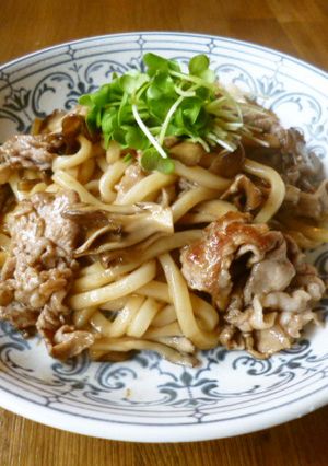舞茸と豚肉の焼きうどん♪-レシピのメイン写真