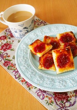 手作りいちごジャムの簡単ご褒美ジャムパイ-レシピのメイン写真