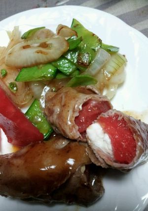 ﾄﾏﾄとｸﾘｰﾑﾁｰｽﾞの牛肉巻き-レシピのメイン写真