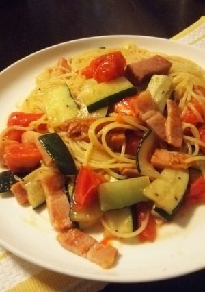 簡単☆ベーコンと夏野菜のトマトパスタ☆-レシピのメイン写真