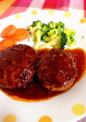 愛情たっぷり野菜盛り盛りハンバーグ-レシピのメイン写真
