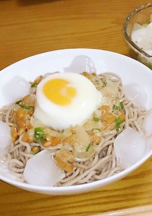 ネギたく納豆かけ蕎麦（温玉のせ）。-レシピのメイン写真