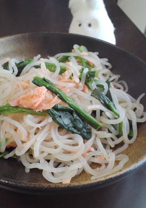 ＊鮭と法蓮草のパスタ風コンニャク＊-レシピのメイン写真