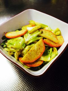 簡単♪キャベツ&かまぼこのマヨカレー炒め-レシピのメイン写真