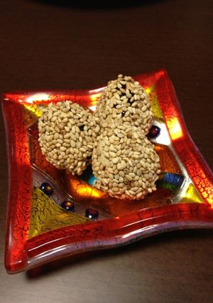 簡単で美味しい☆ウズラ卵でゴマ団子!-レシピのメイン写真