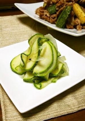 生で美味しい♪ズッキーニのマリネサラダ-レシピのメイン写真