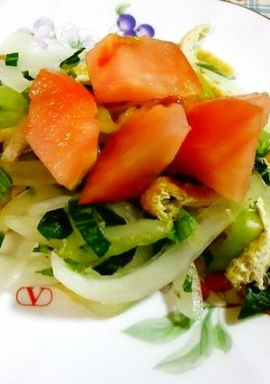 青梗菜と玉葱・炙りうす揚げの和風サラダ♪-レシピのメイン写真
