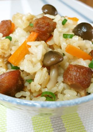やきとり缶で具だくさん彩り炊き込みご飯-レシピのメイン写真