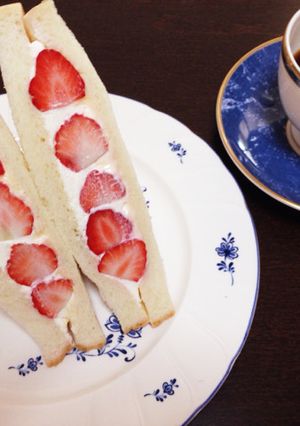 丸々苺のイチゴサンド-レシピのメイン写真