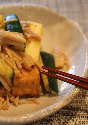 厚揚げとズッキーニのエノキ炒め-レシピのメイン写真