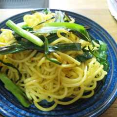 รูปของ ニラ焼きそば