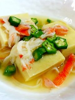 高野豆腐とかに蒲鉾の煮物☆オクラ散らし♪-レシピのメイン写真