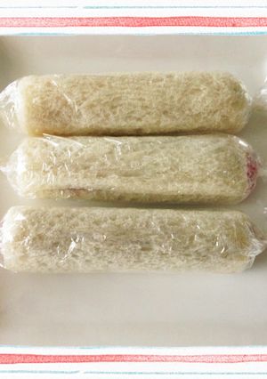 ラップで簡単子供が食べやすいロールサンド-レシピのメイン写真