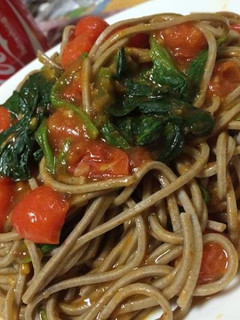 トマトソースで蕎麦-レシピのメイン写真