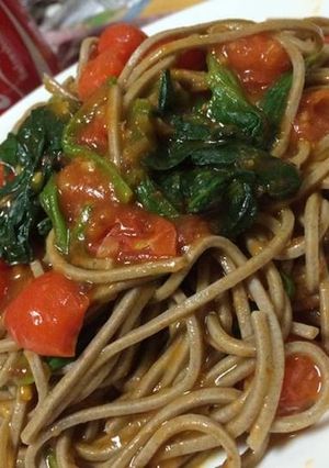 トマトソースで蕎麦-レシピのメイン写真
