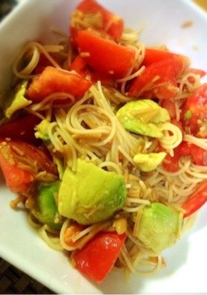 サラスパでトマトとアボカドの冷製パスタ-レシピのメイン写真