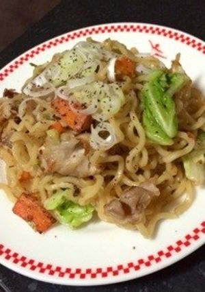 ごま油香る！食欲そそる、ネギ塩焼きそば♡-レシピのメイン写真