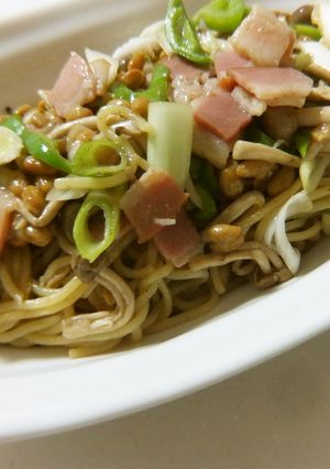 焼きそば麺（中華麺）で和風納豆パスタ風-レシピのメイン写真