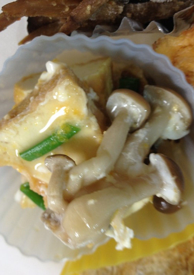 しめじとあげ豆腐の卵とじ(弁当とランチ)-レシピのメイン写真
