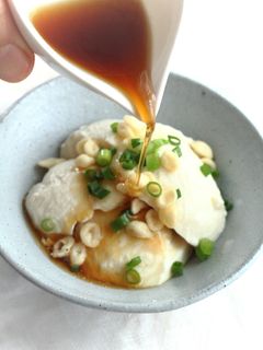 麺つゆ×ごま油で♪コク旨!たぬき冷奴-レシピのメイン写真