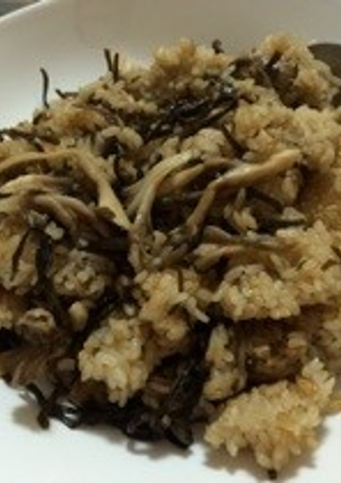 塩昆布と舞茸の炊き込みご飯-レシピのメイン写真