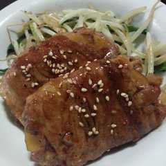 รูปของ 肉巻き☆豚薄切り肉でじゃがいも照り巻き☆