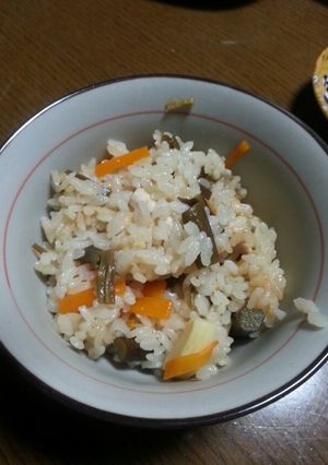 わらびとたけのこの炊き込みご飯-レシピのメイン写真