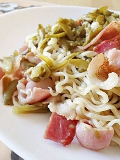 インスタントラーメンで★ベーコンの焼き麺-レシピのメイン写真