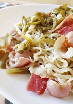 インスタントラーメンで★ベーコンの焼き麺-レシピのメイン写真