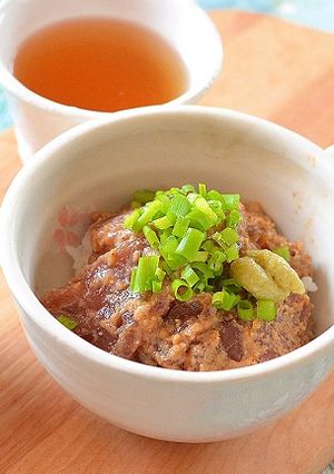 お得なマグロでごま漬け丼からのだし茶漬け-レシピのメイン写真