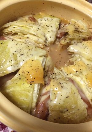 キャベツを丸ごと１つ食べる鍋-レシピのメイン写真