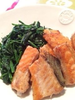 ほうれん草と鮭のバター焼き-レシピのメイン写真
